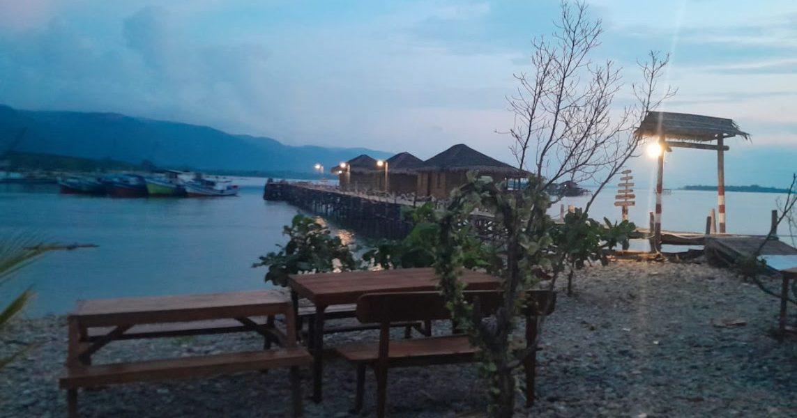 Penginapan unik di atas pantai Ujung Kulon Nirwana Resort